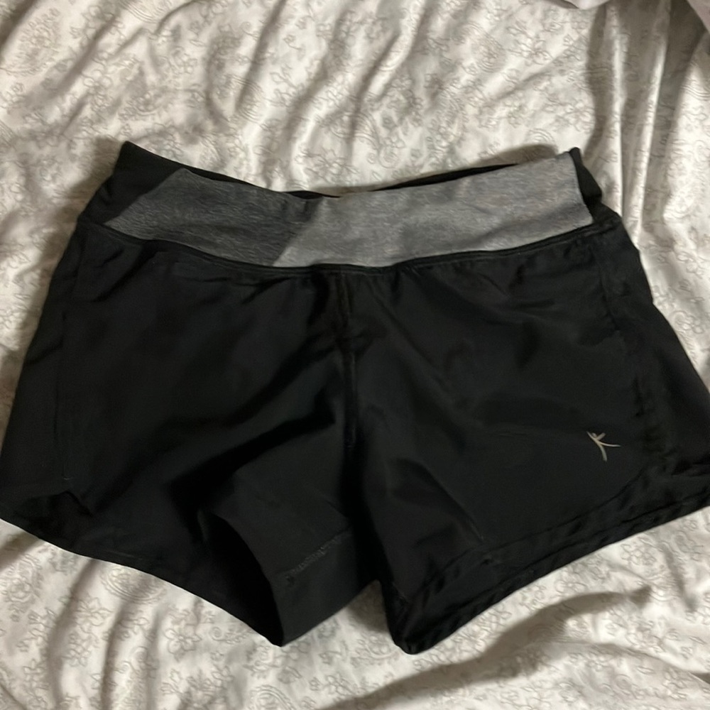 BLACK ACTIVE SHORTS